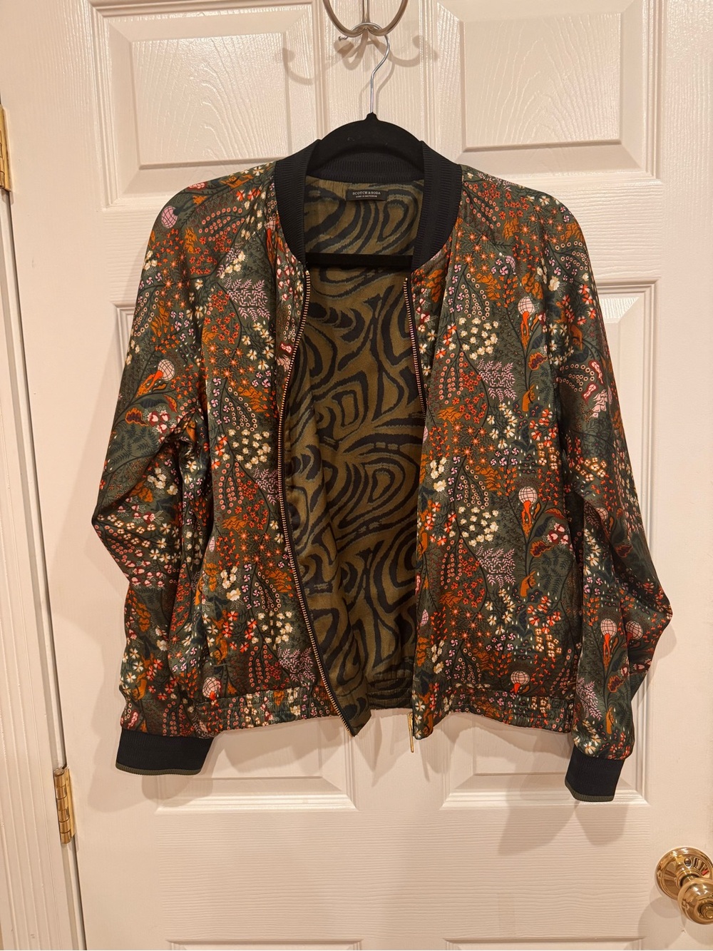 * Reversible* Scotch & Soda - Satin Floral Bomber Jacket with Gold Zipper - Picture 6 of 7